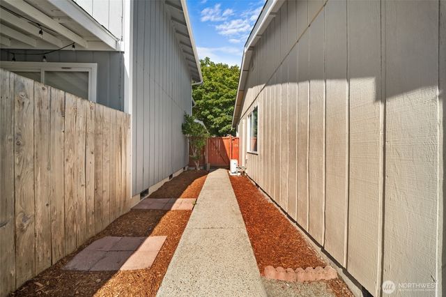 602 Malibu Drive SE, Lacey, WA 98503