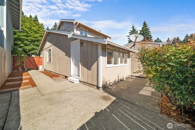 602 Malibu Drive SE, Lacey, WA 98503