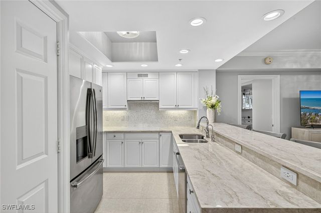 2748 Tiburon BLVD E 106C, Naples, FL 34109