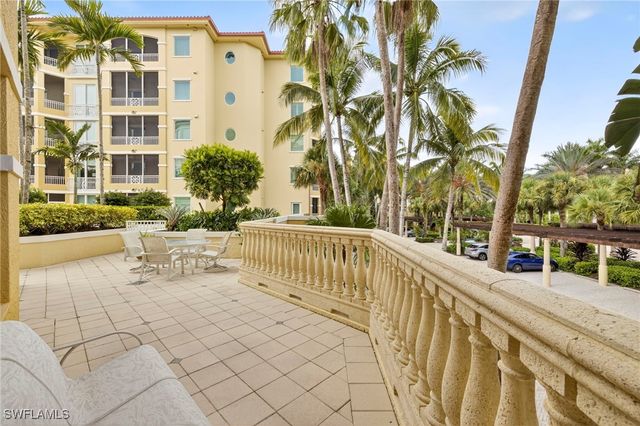 2748 Tiburon BLVD E 106C, Naples, FL 34109