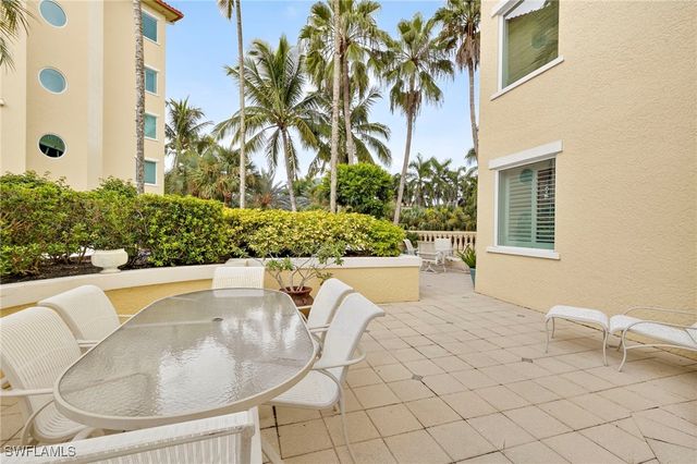 2748 Tiburon BLVD E 106C, Naples, FL 34109