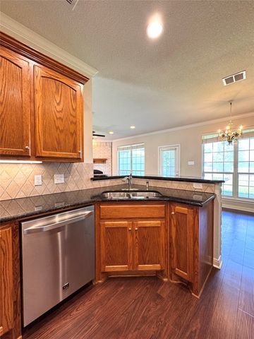 1128 Heatherwood, Hewitt, TX 76643