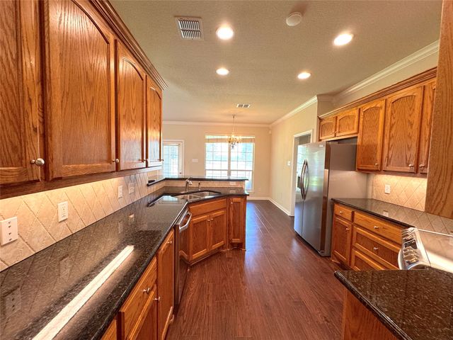 1128 Heatherwood, Hewitt, TX 76643