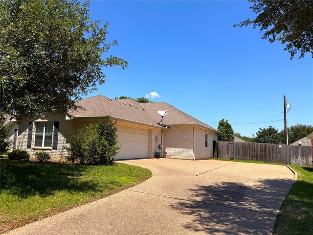 1128 Heatherwood, Hewitt, TX 76643