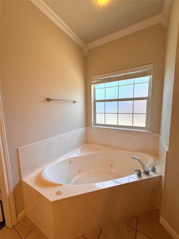 1128 Heatherwood, Hewitt, TX 76643