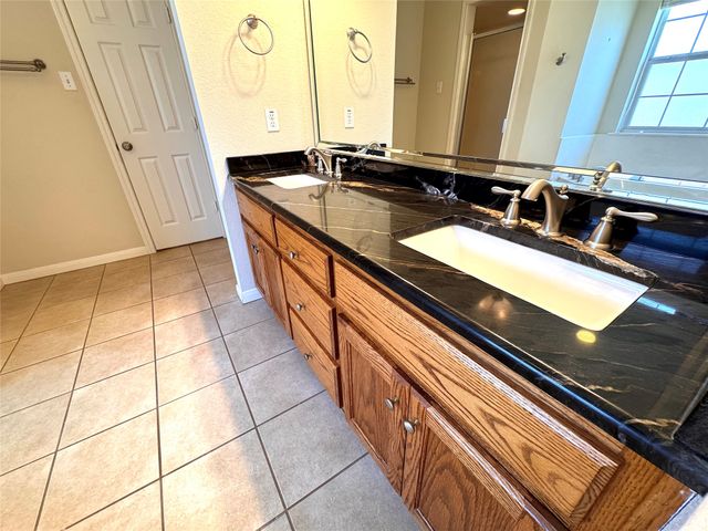 1128 Heatherwood, Hewitt, TX 76643