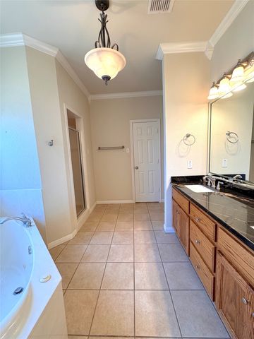 1128 Heatherwood, Hewitt, TX 76643