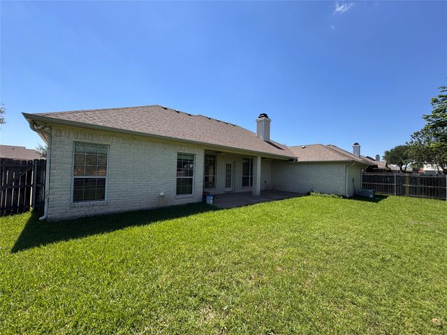 1128 Heatherwood, Hewitt, TX 76643