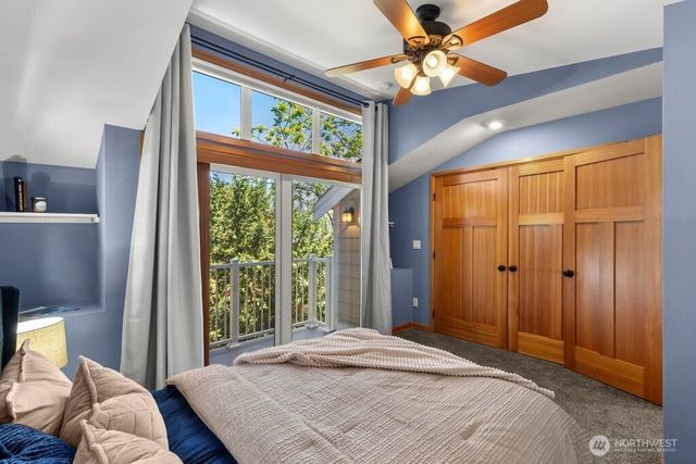 806 N 49th Street, Seattle, WA 98103