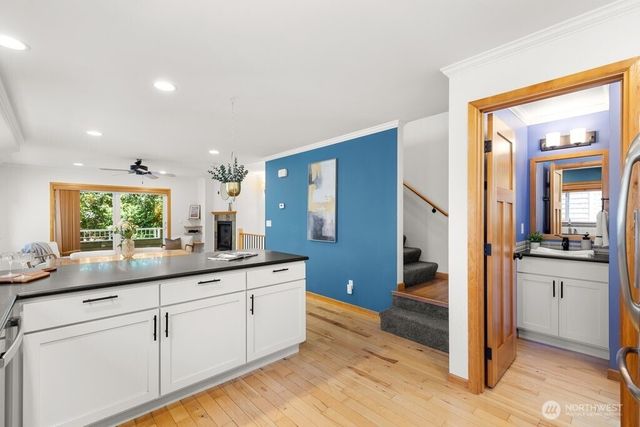 806 N 49th Street, Seattle, WA 98103