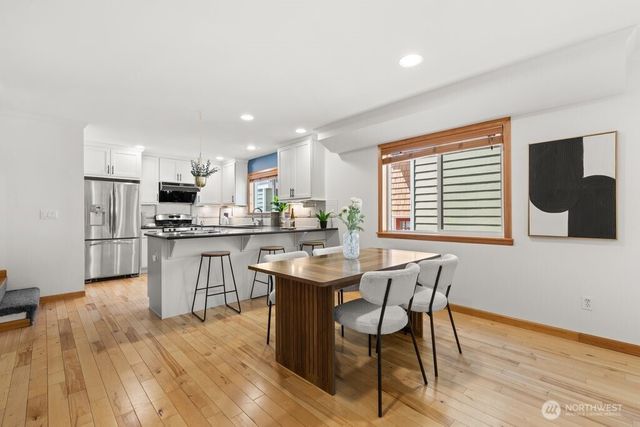 806 N 49th Street, Seattle, WA 98103