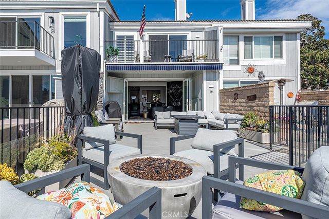 16114 Bonaire Circle, Huntington Beach, CA 92649