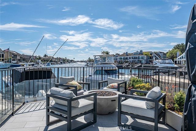 16114 Bonaire Circle, Huntington Beach, CA 92649