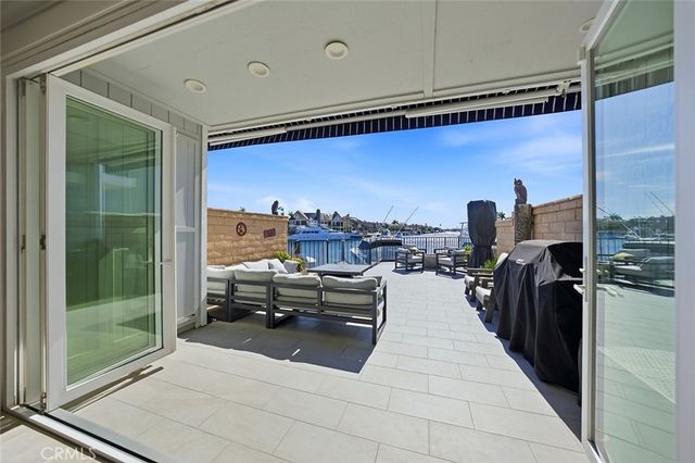 16114 Bonaire Circle, Huntington Beach, CA 92649