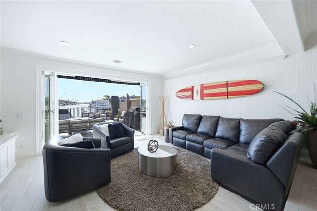 16114 Bonaire Circle, Huntington Beach, CA 92649