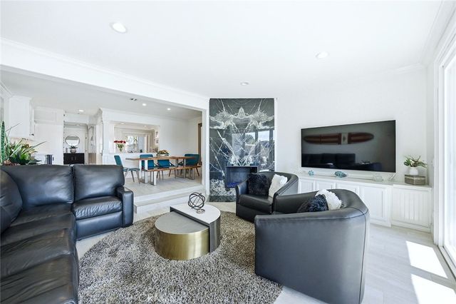 16114 Bonaire Circle, Huntington Beach, CA 92649