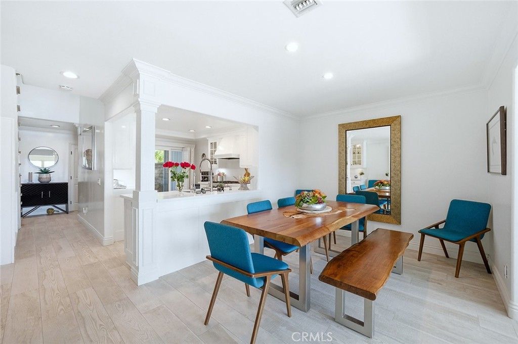 Image 10 of property listing at 16114 Bonaire Circle, Huntington Beach, CA 92649