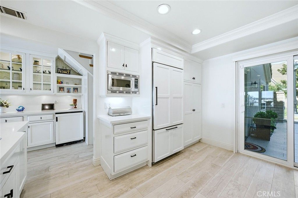 Image 13 of property listing at 16114 Bonaire Circle, Huntington Beach, CA 92649