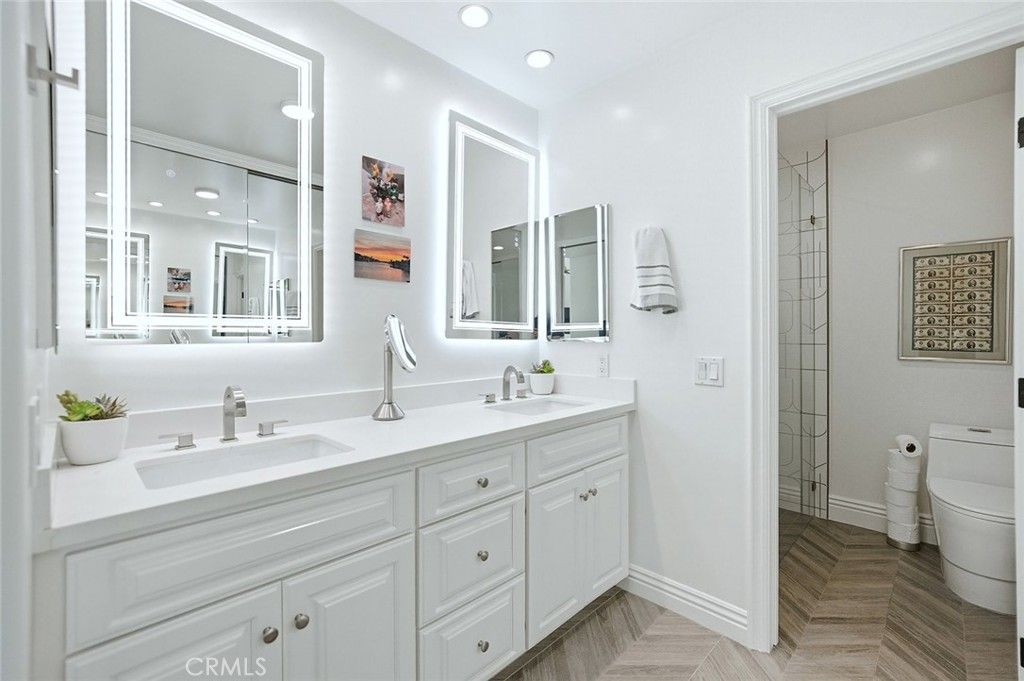 Image 25 of property listing at 16114 Bonaire Circle, Huntington Beach, CA 92649