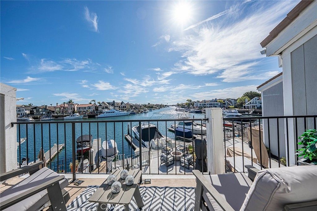 Image 30 of property listing at 16114 Bonaire Circle, Huntington Beach, CA 92649