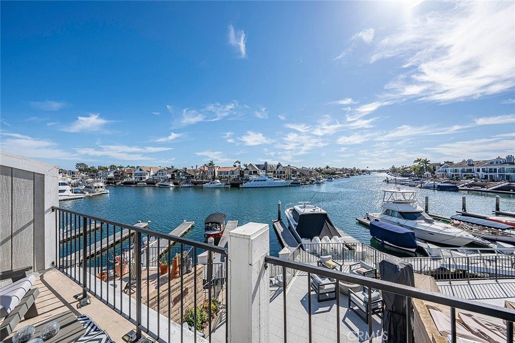 Image 31 of property listing at 16114 Bonaire Circle, Huntington Beach, CA 92649