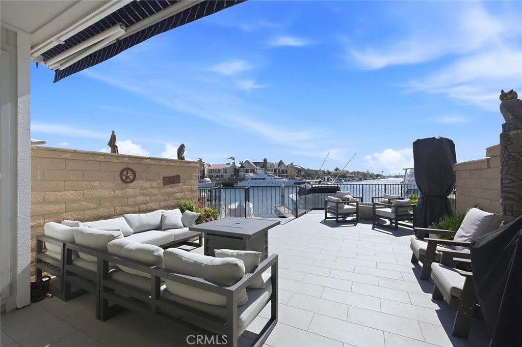 Image 34 of property listing at 16114 Bonaire Circle, Huntington Beach, CA 92649