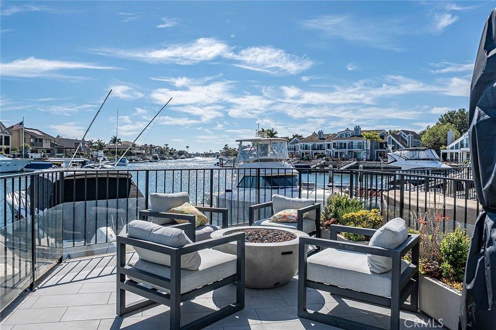 Image 35 of property listing at 16114 Bonaire Circle, Huntington Beach, CA 92649