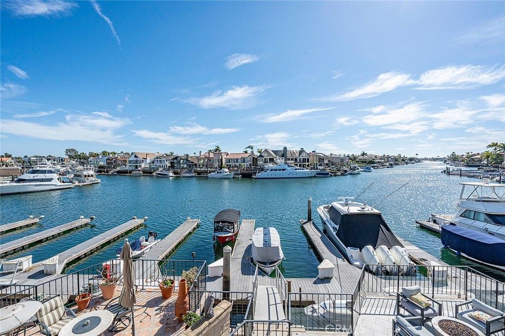 Image 36 of property listing at 16114 Bonaire Circle, Huntington Beach, CA 92649