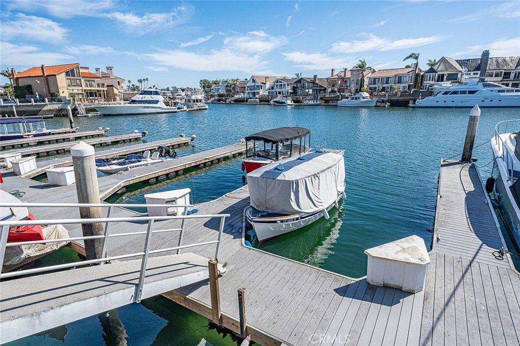 Image 37 of property listing at 16114 Bonaire Circle, Huntington Beach, CA 92649