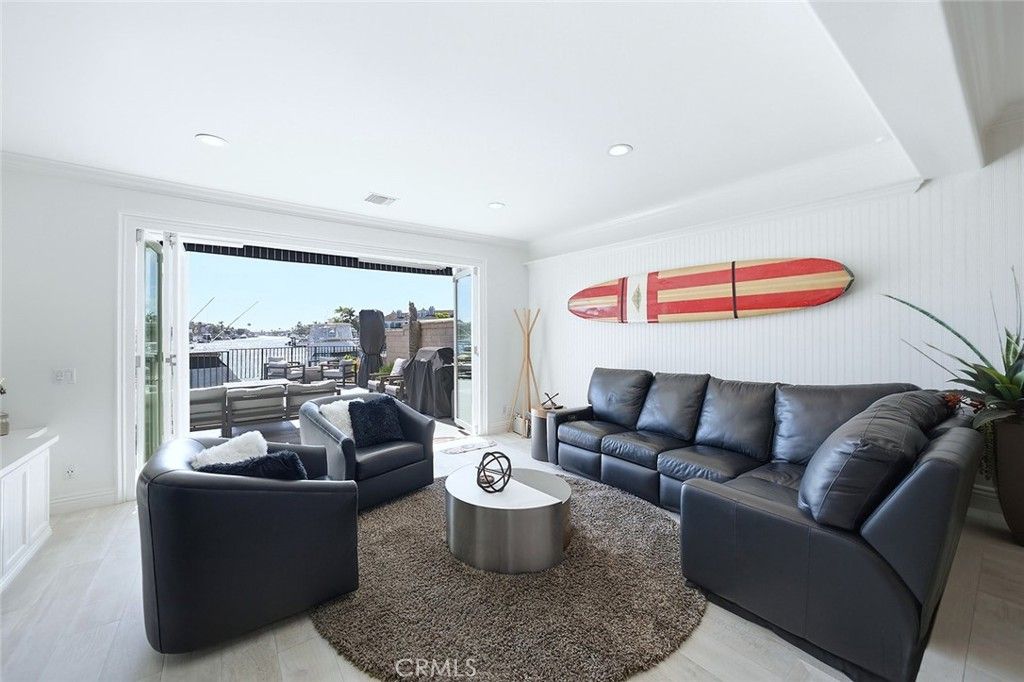 Image 7 of property listing at 16114 Bonaire Circle, Huntington Beach, CA 92649