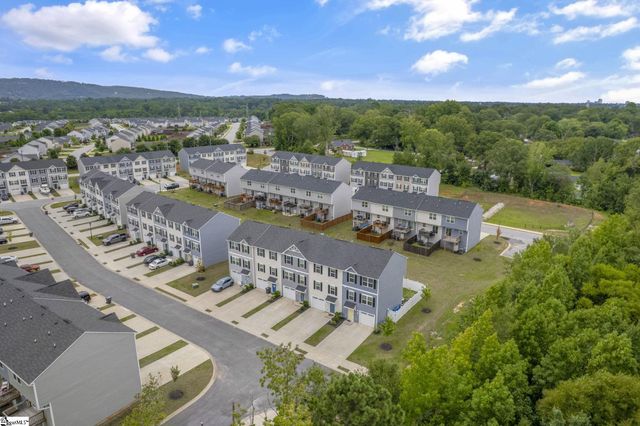 33 High Pine Trail, Greenville, SC 29617