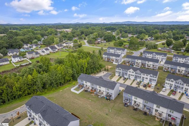 33 High Pine Trail, Greenville, SC 29617