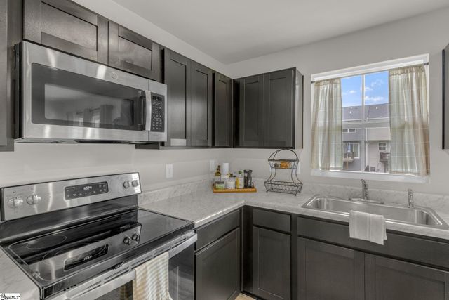 33 High Pine Trail, Greenville, SC 29617