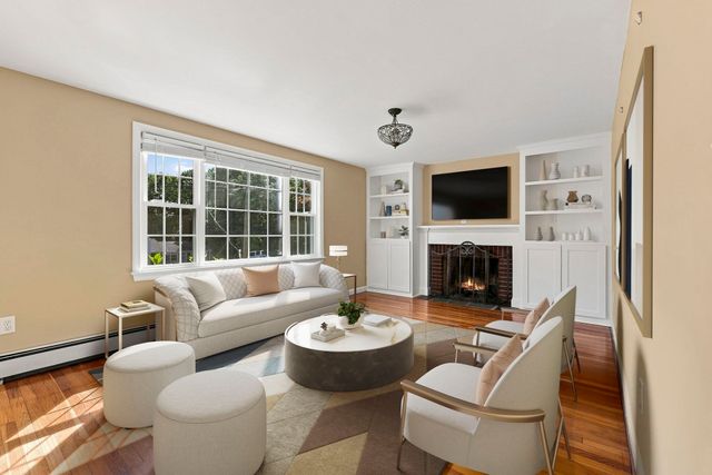 77 Bardin St, Hanover, MA 02339