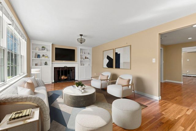 77 Bardin St, Hanover, MA 02339