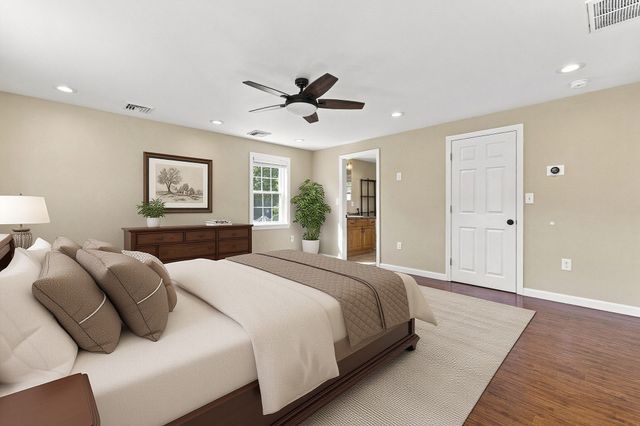 77 Bardin St, Hanover, MA 02339