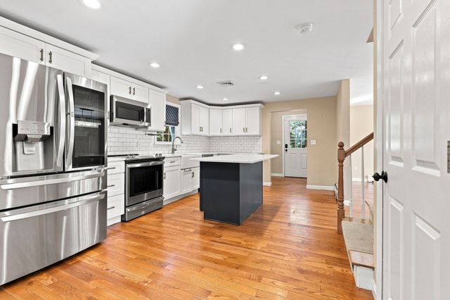 77 Bardin St, Hanover, MA 02339