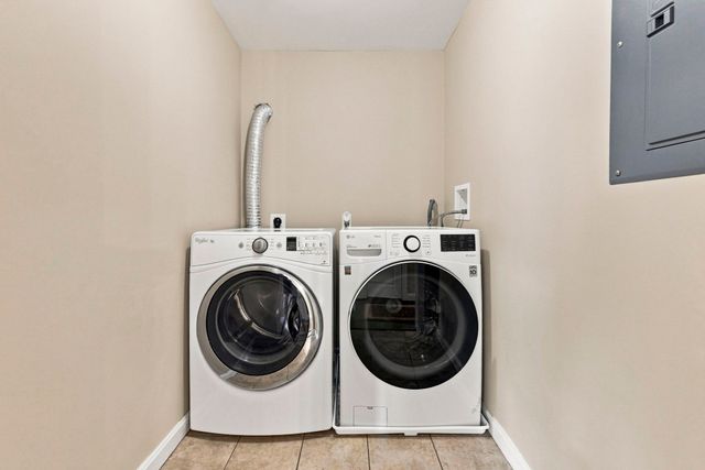 77 Bardin St, Hanover, MA 02339