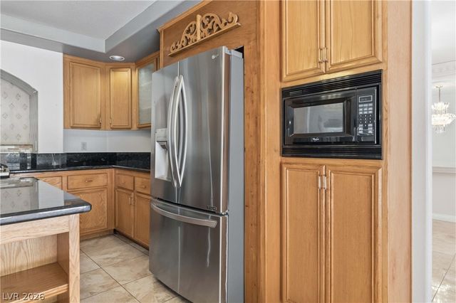 6611 Ironbound Bay Avenue, Las Vegas, NV 89139