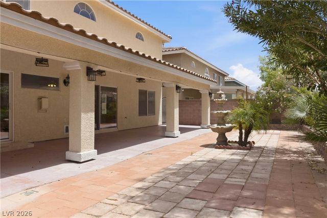 6611 Ironbound Bay Avenue, Las Vegas, NV 89139