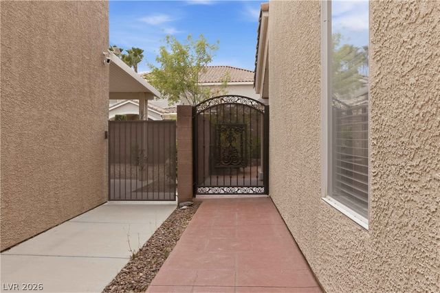 6611 Ironbound Bay Avenue, Las Vegas, NV 89139