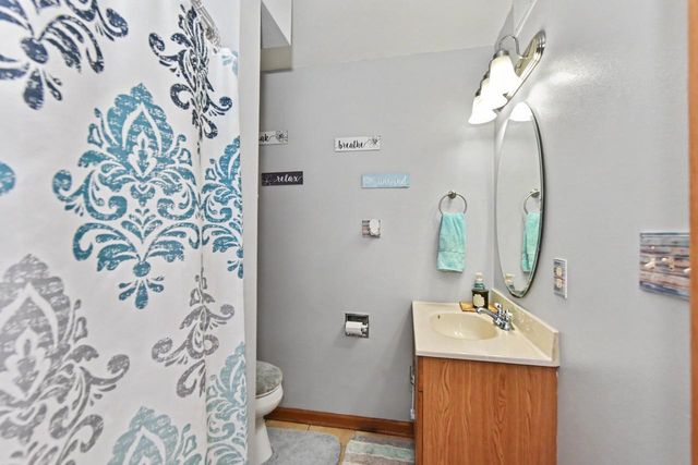28248 N Lake DRIVE, Waterford, WI 53185