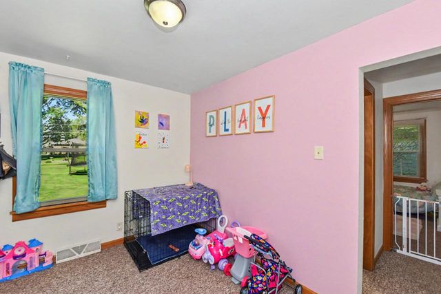 28248 N Lake DRIVE, Waterford, WI 53185
