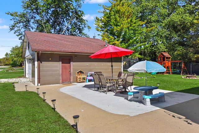 28248 N Lake DRIVE, Waterford, WI 53185