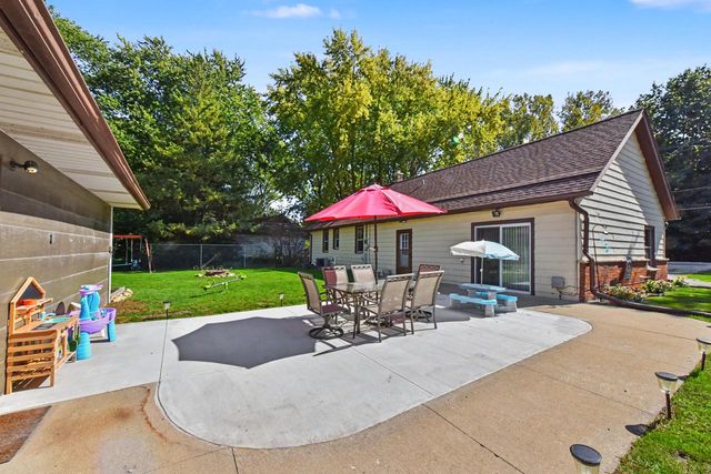 28248 N Lake DRIVE, Waterford, WI 53185