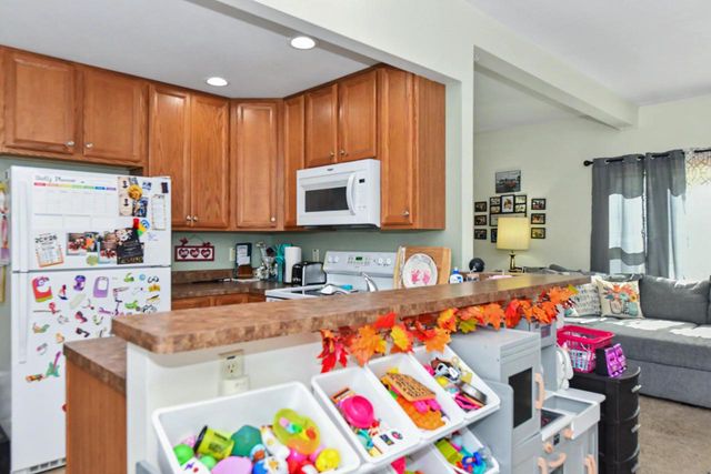 28248 N Lake DRIVE, Waterford, WI 53185