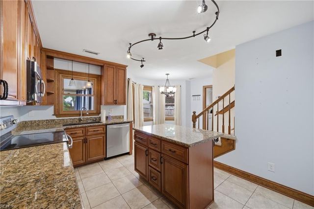 711 Waterstock CT, Chesapeake, VA 23322