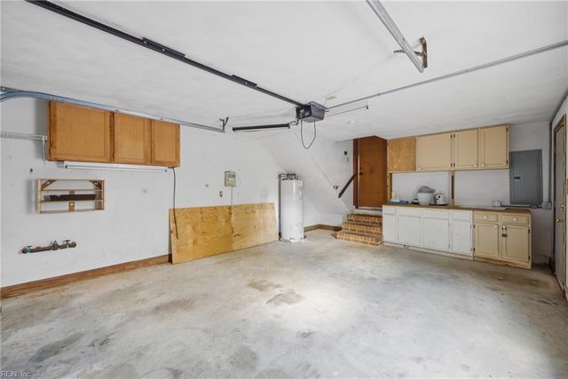 711 Waterstock CT, Chesapeake, VA 23322