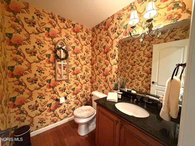 1008 Hialea Court, Holland, OH 43528