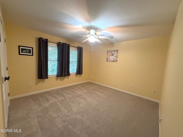 1008 Hialea Court, Holland, OH 43528